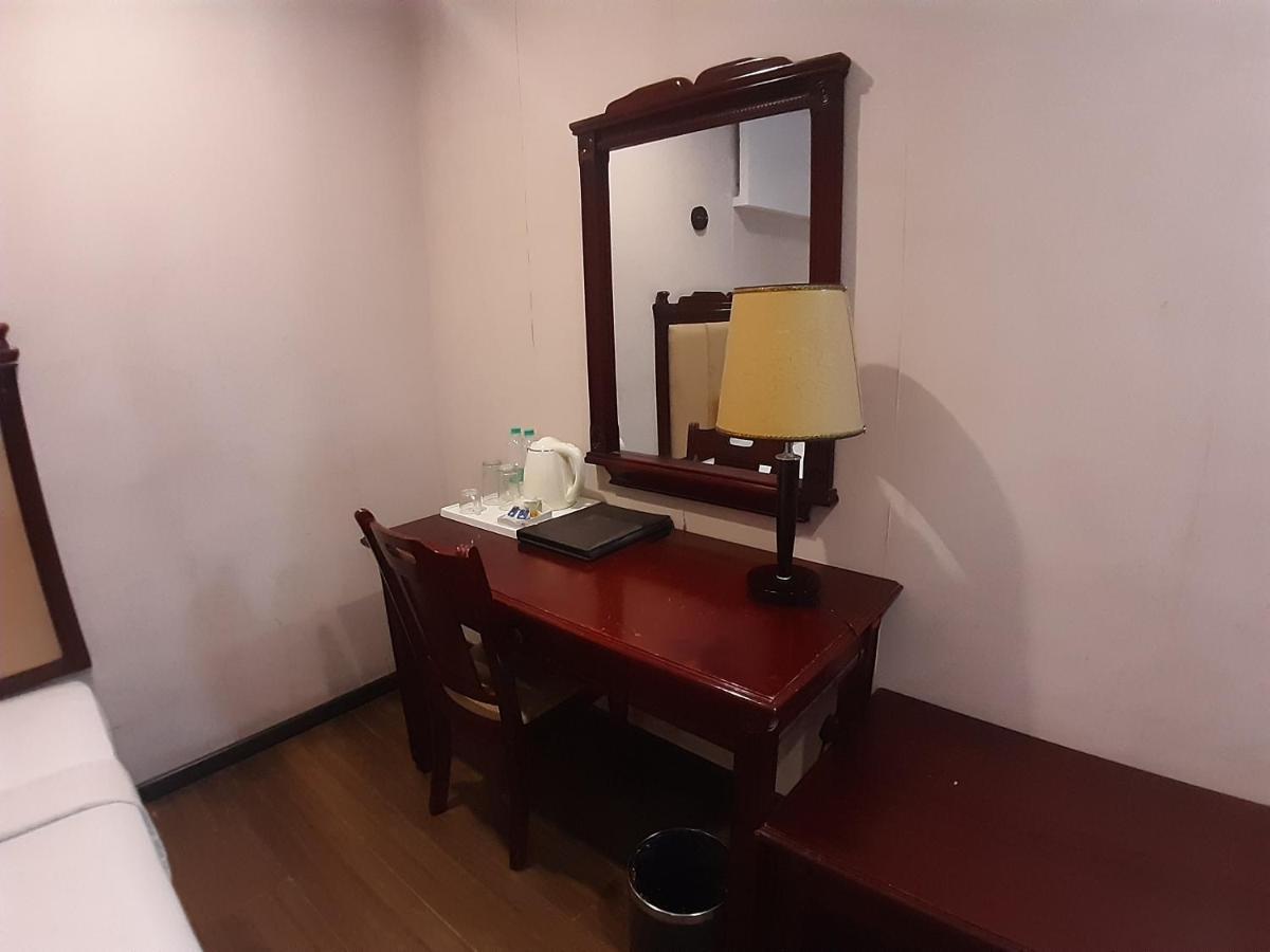Hotel Palmyra Grand Suite Tirunelveli Buitenkant foto