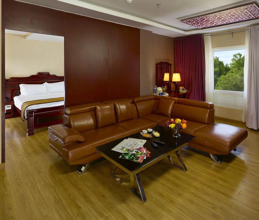 Hotel Palmyra Grand Suite Tirunelveli Kamer foto
