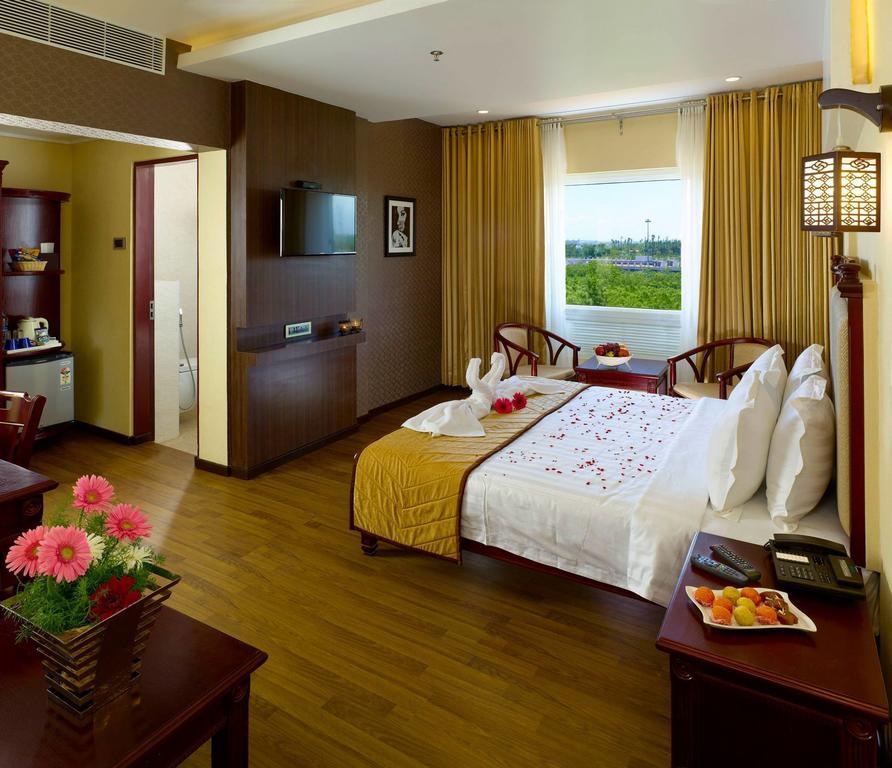 Hotel Palmyra Grand Suite Tirunelveli Kamer foto
